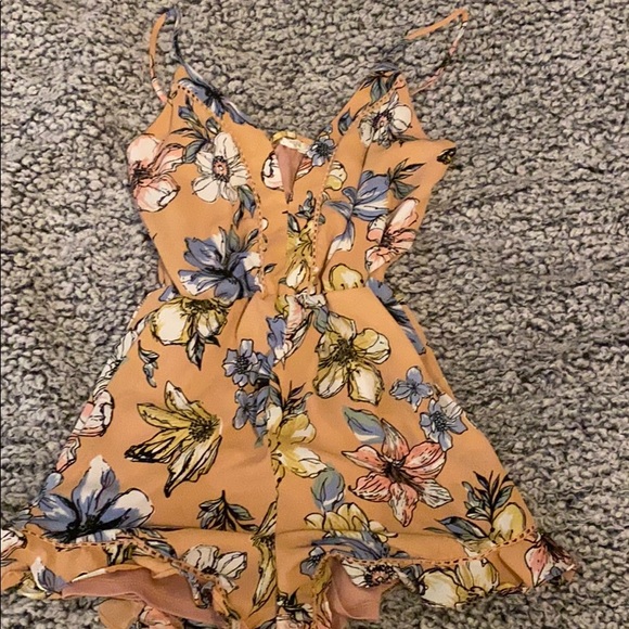 floral romper - Picture 2 of 4